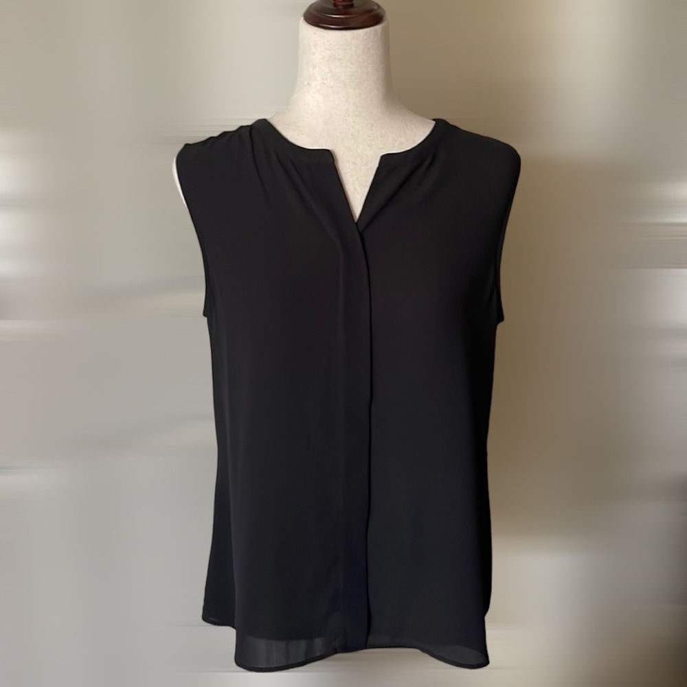 Chico's Split Neck Placard Sleeveless Top Black M (8)